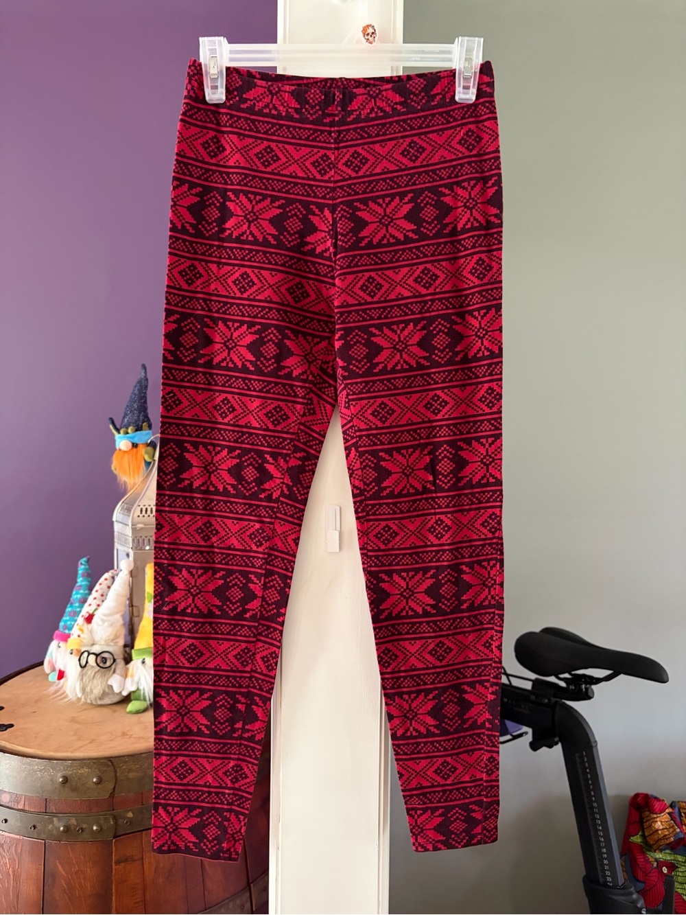2 for 1 Aeropostale Red and Black Patterned Knit Leggings